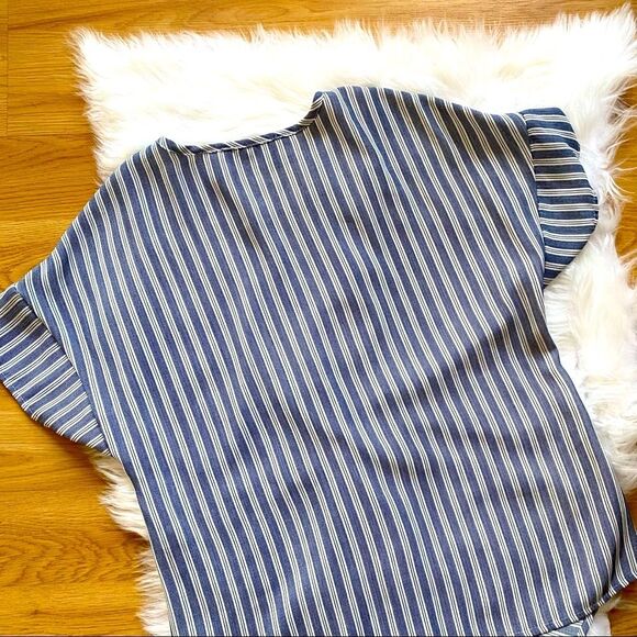 Moon Drops Top Short Sleeve Striped Front Knot Blue Size Small - Picture 3 of 5